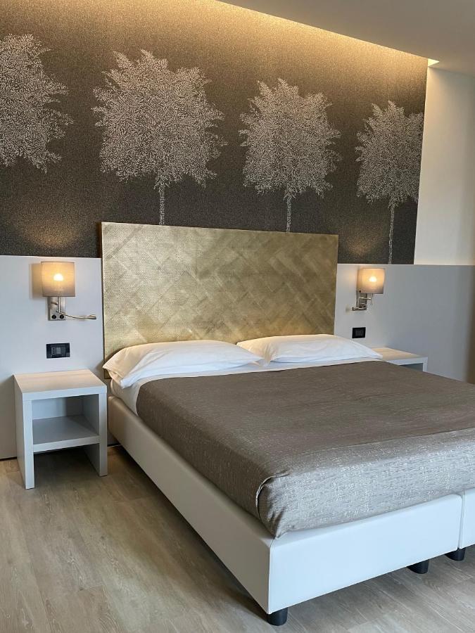 קאורלה Hotel Tritone מראה חיצוני תמונה