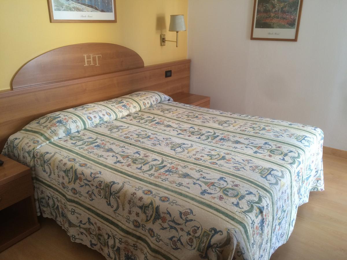 קאורלה Hotel Tritone מראה חיצוני תמונה