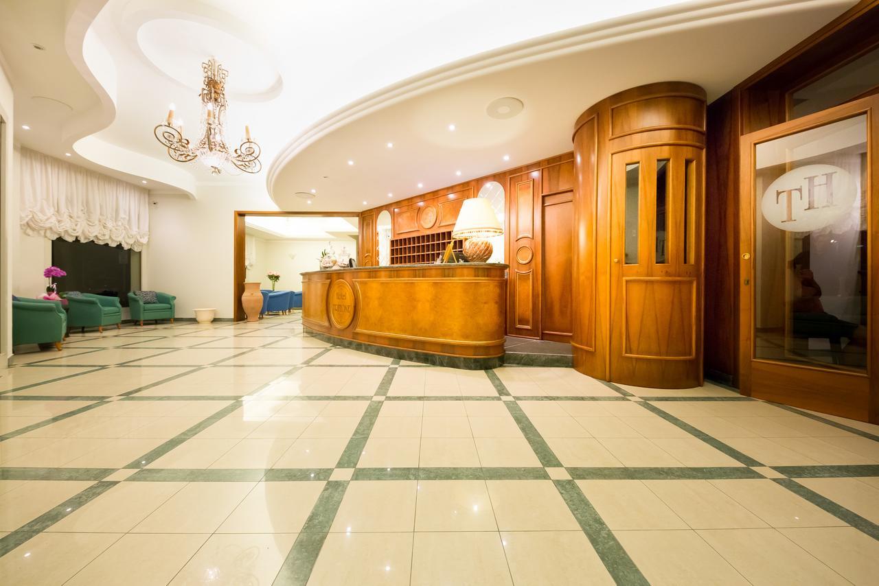 קאורלה Hotel Tritone מראה חיצוני תמונה