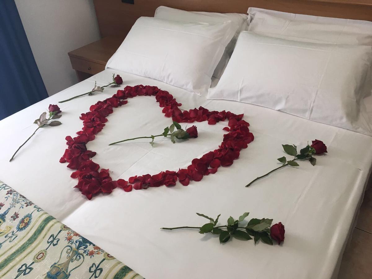 קאורלה Hotel Tritone מראה חיצוני תמונה