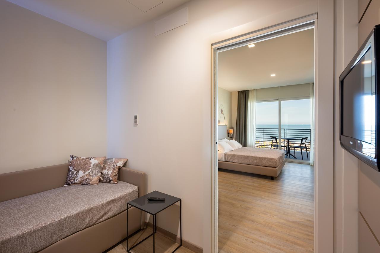 קאורלה Hotel Tritone מראה חיצוני תמונה