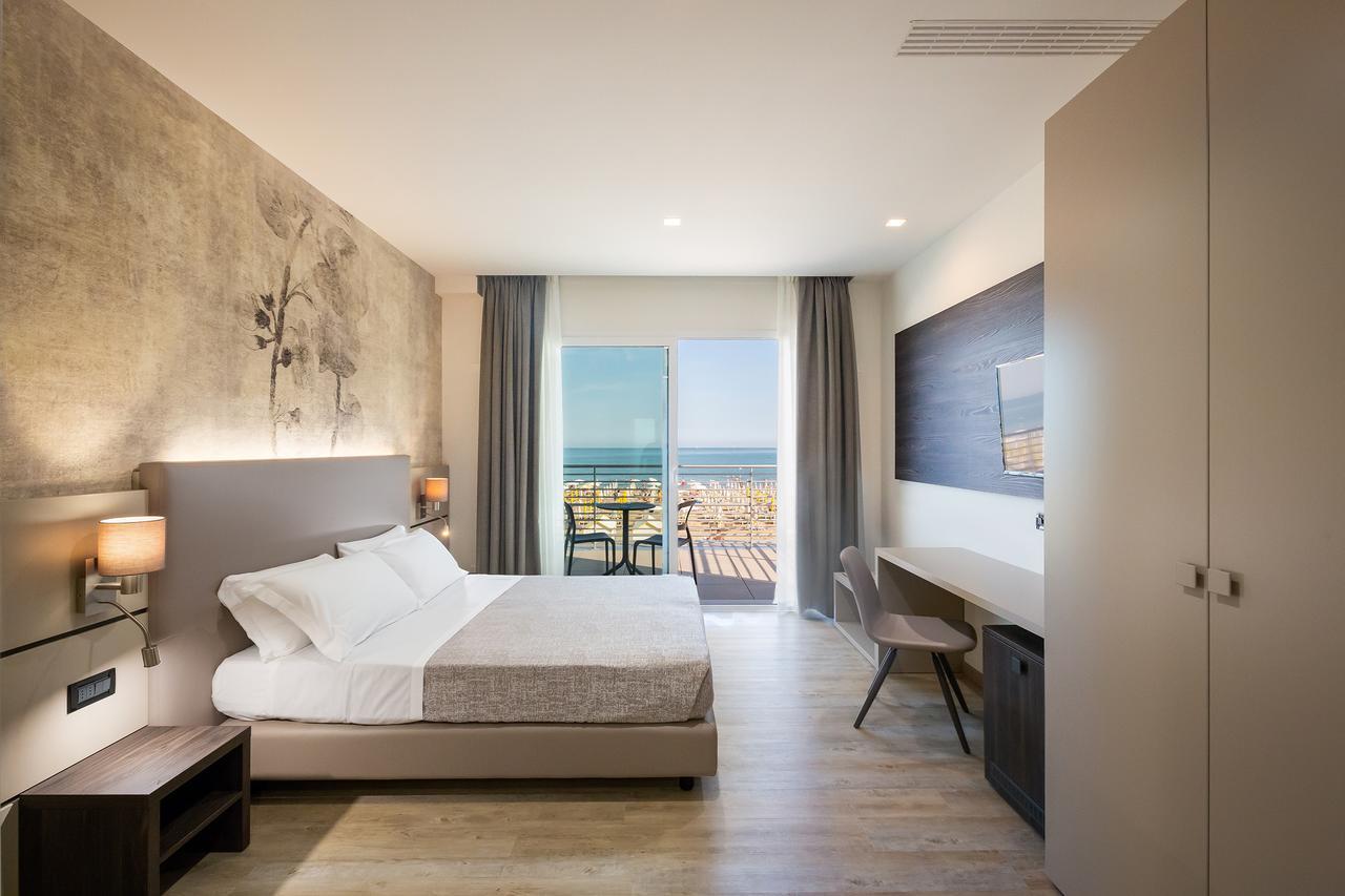 קאורלה Hotel Tritone מראה חיצוני תמונה