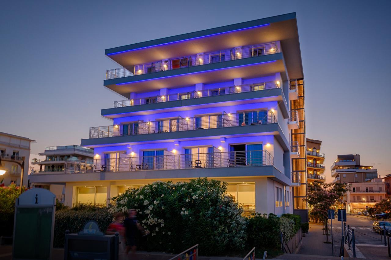 קאורלה Hotel Tritone מראה חיצוני תמונה