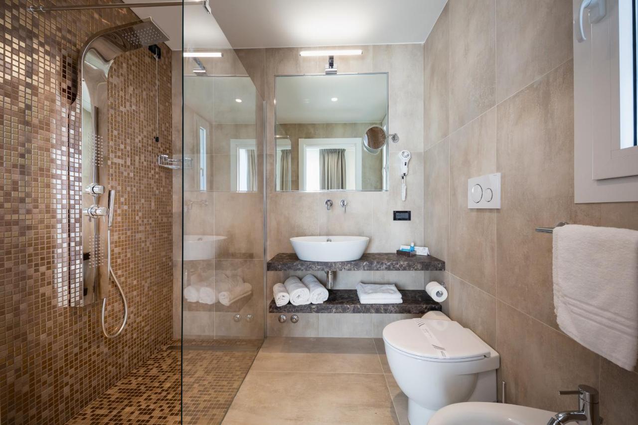 קאורלה Hotel Tritone מראה חיצוני תמונה
