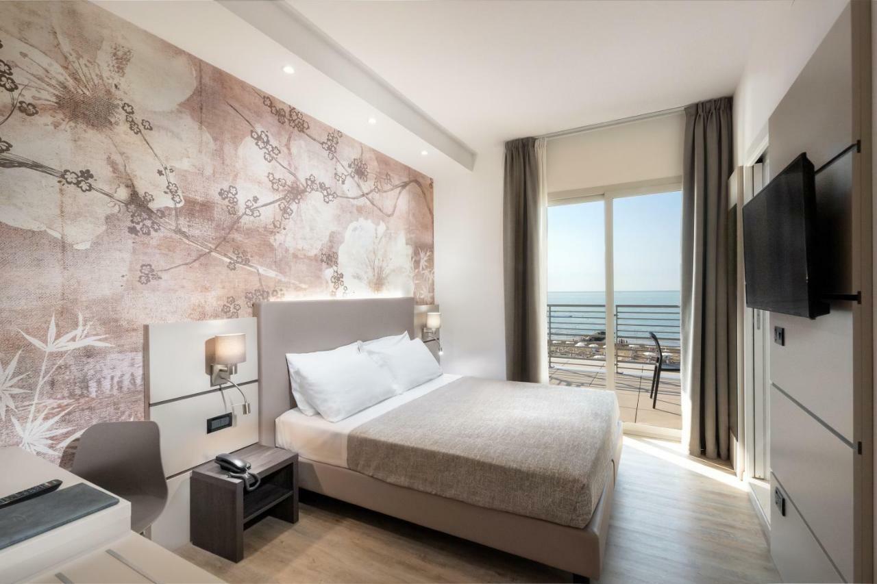 קאורלה Hotel Tritone מראה חיצוני תמונה